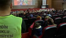 Mardin’de depremzedeler için sinema günleri başladı