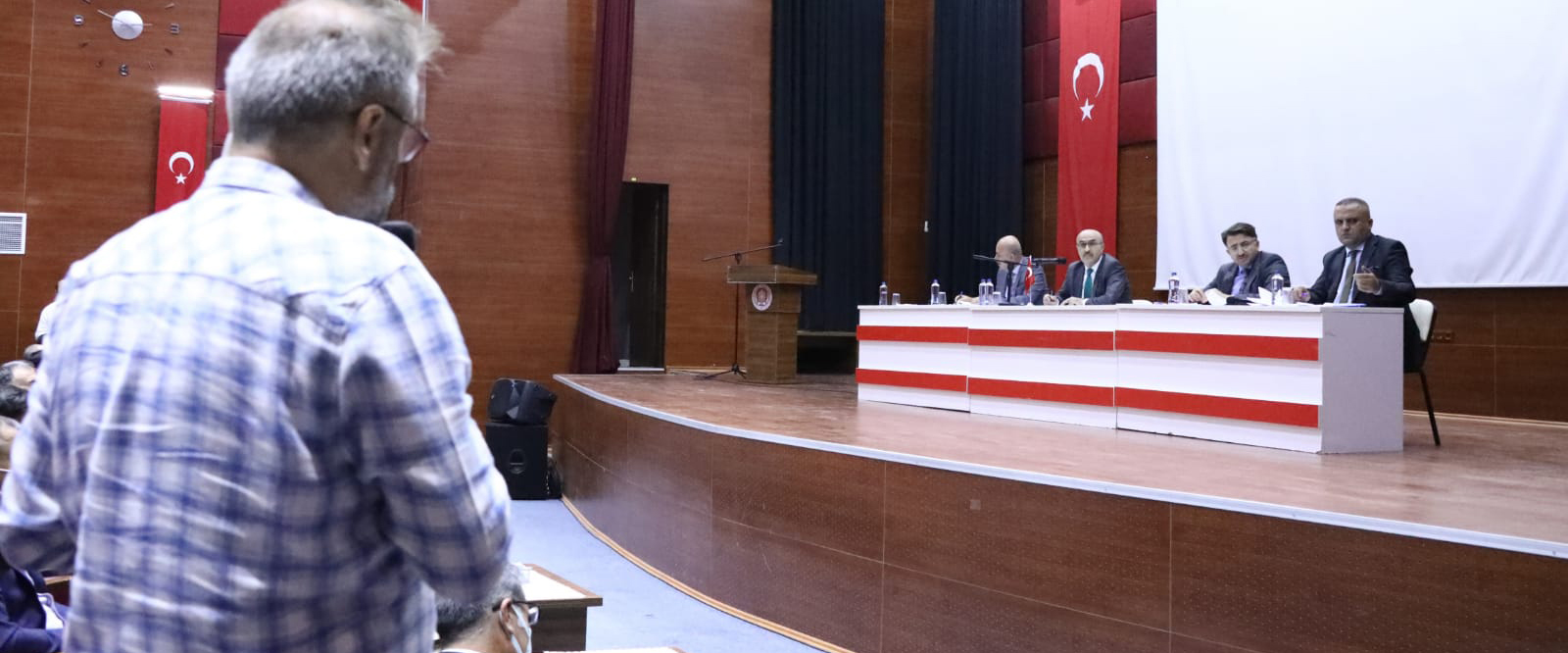 Vali Demirtaş, Kızıltepe’de okul müdürleri ile toplantı yaptı