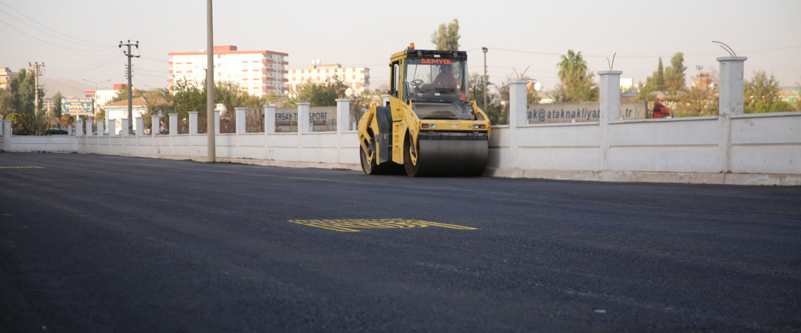 Kızıltepe Stadyum Caddesinde asfalt serimi başladı