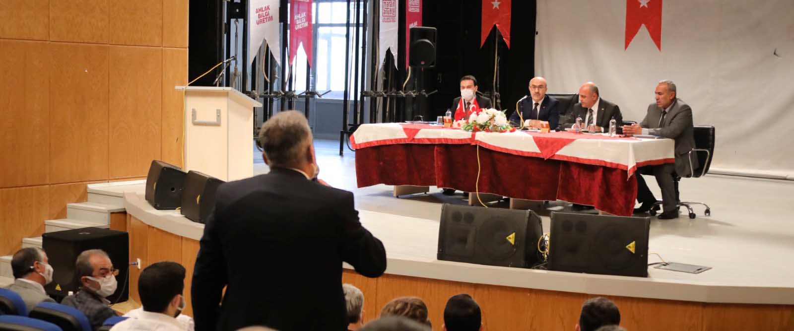 Vali Demirtaş, muhtarlar ve okul müdürleri buluşmalarını sürdürüyor