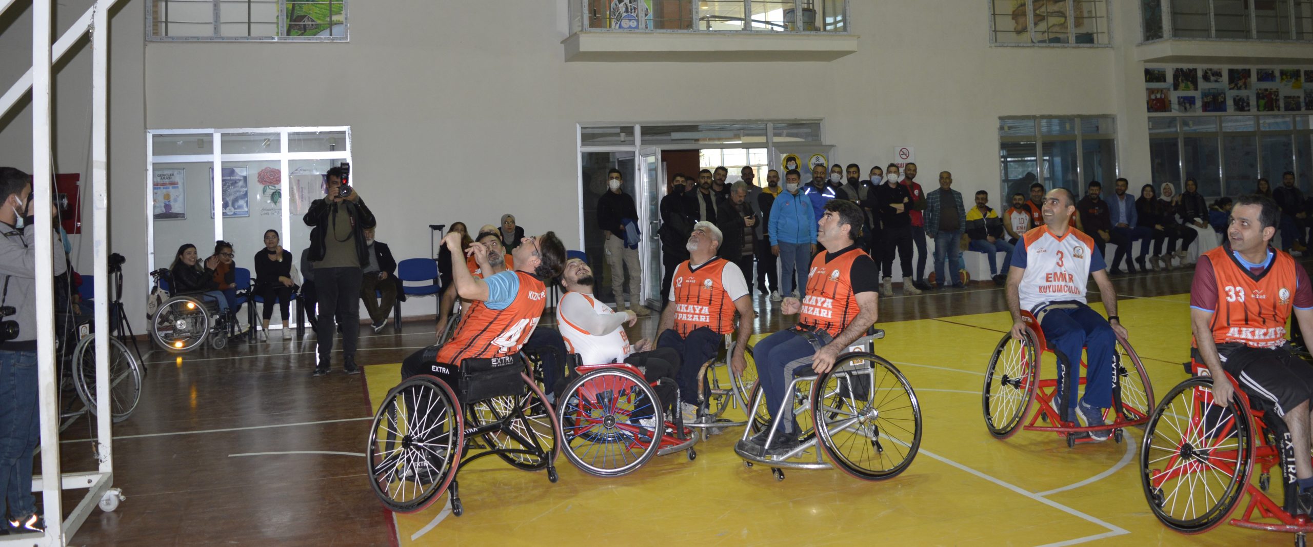 Kızıltepe Engelliler Birliği Basketbol Takımı’yla empati maçı