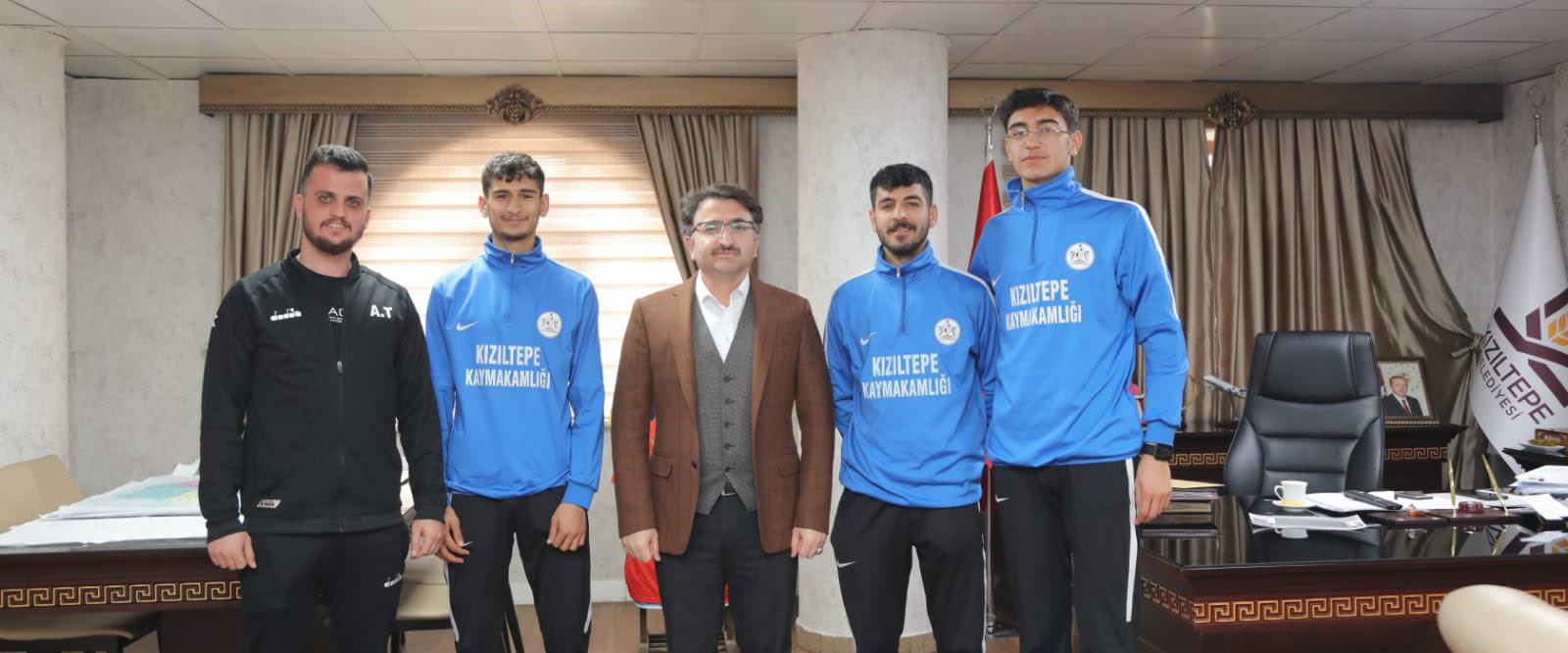 Kaymakam Çam, Süper Lige yükselen Yeni Kızıltepe Spor Atletizm Takımı’nı kabul etti