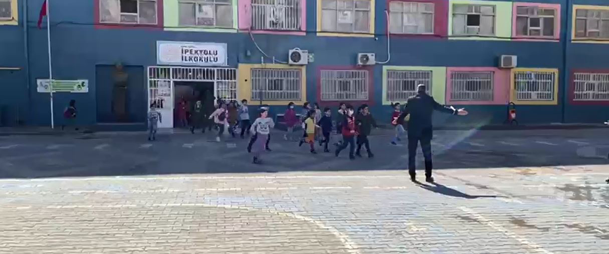 Kızıltepe’deki okullarda deprem tatbikatı yapıldı