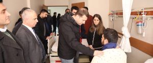 Kaymakam Cıdıroğlu hastanede tedavi gören depremzedeleri ziyaret etti
