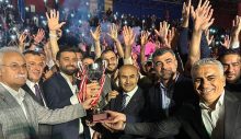 AK Parti adayları Mardin Spor’un şampiyonluk kupası törenine katıldı