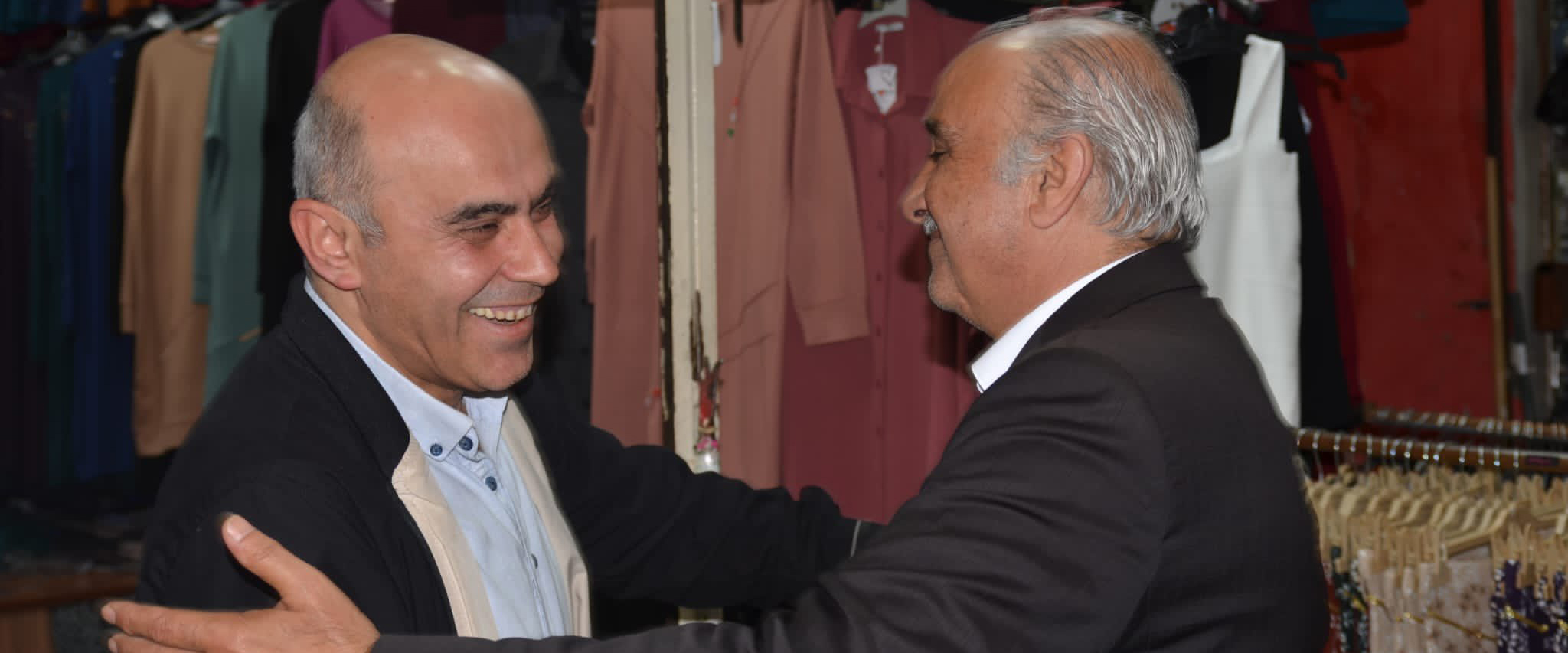 Mardin Bağımsız Milletvekili Adayı Kahraman, Kızıltepe esnafını ziyaret etti