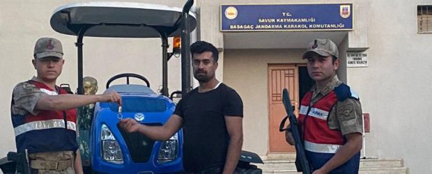 Mardin’de traktör hırsızı yakalandı, traktör sahibine teslim edildi
