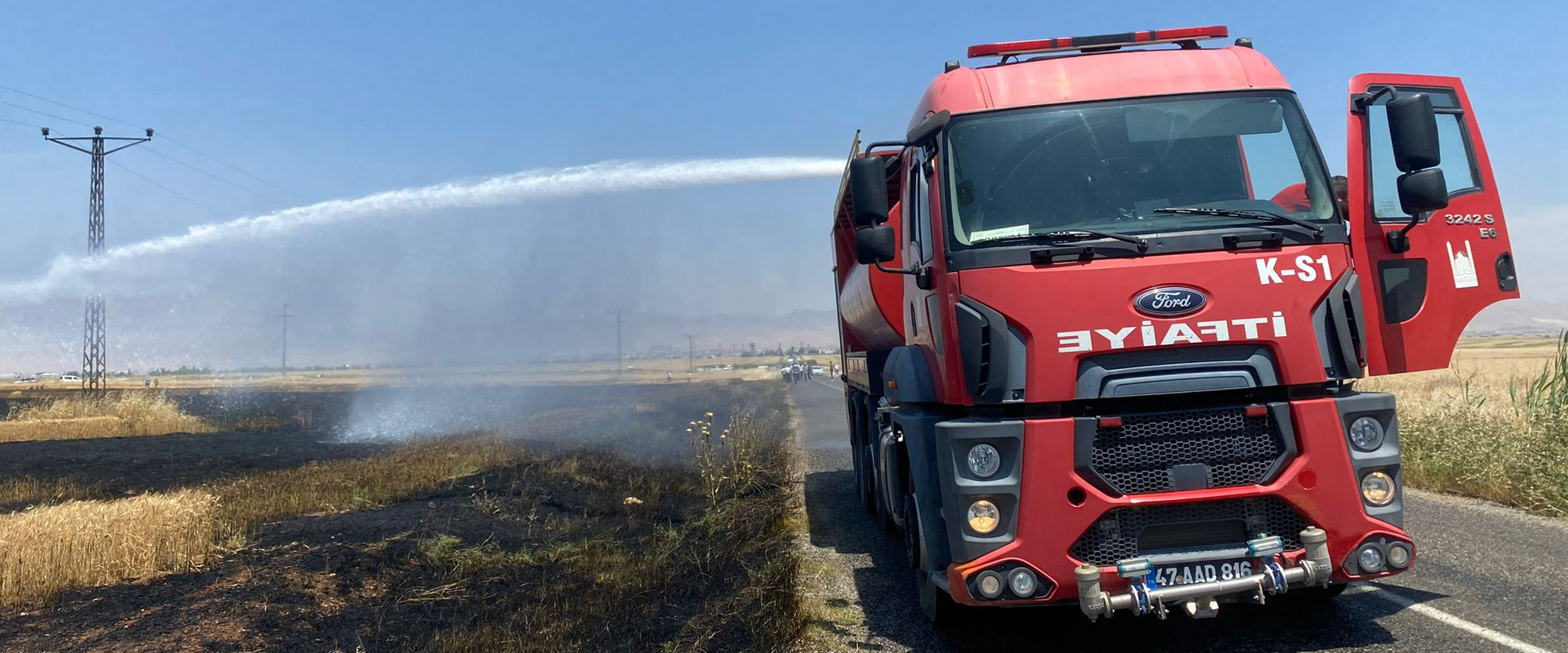Kızıltepe’de buğday tarlasında yangın: 50 dönüm kül oldu